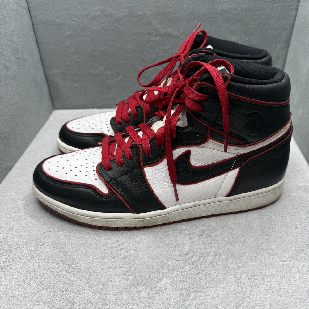Nike Air Jordan 1 Retro High OG Bloodline Black Red 555088-062 Men Size 10.5